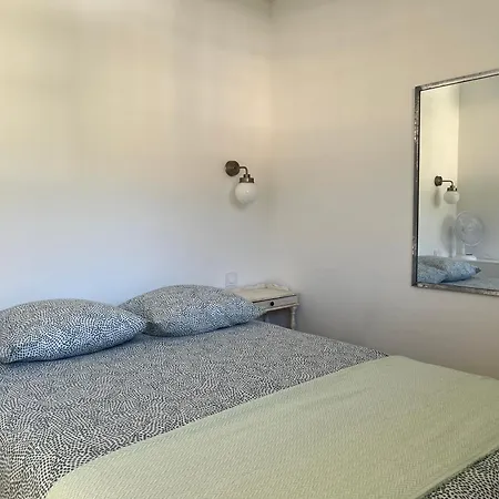 Les Palmiers A St Clair Apartment